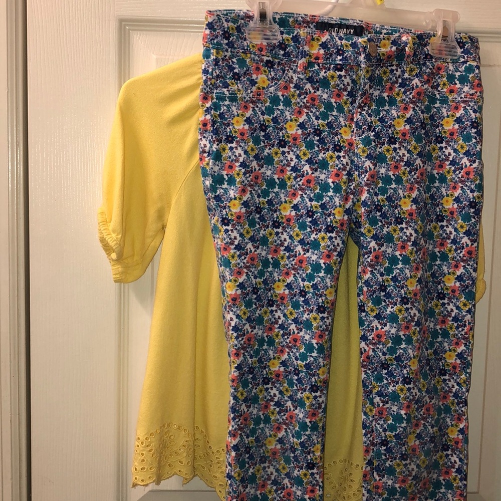 Old Navy Girls Jeggings and Blouse